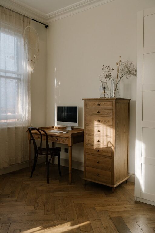 How to Create a Cozy and Inviting Home Office Space
